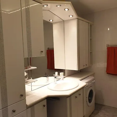 Mit Sommerpool, Terrasse Und Glashaus *