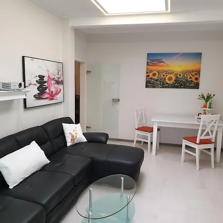 Mit Sommerpool, Terrasse Und Glashaus * Jesewitz