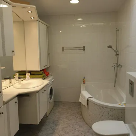 Mit Sommerpool, Terrasse Und Glashaus Dom wakacyjny Jesewitz