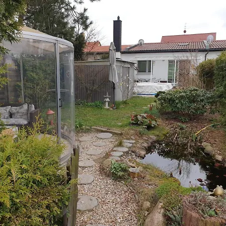 Holiday home Mit Sommerpool, Terrasse Und Glashaus Jesewitz