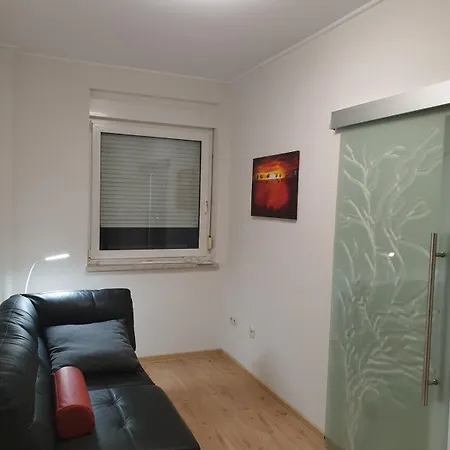 Holiday home Mit Sommerpool, Terrasse Und Glashaus