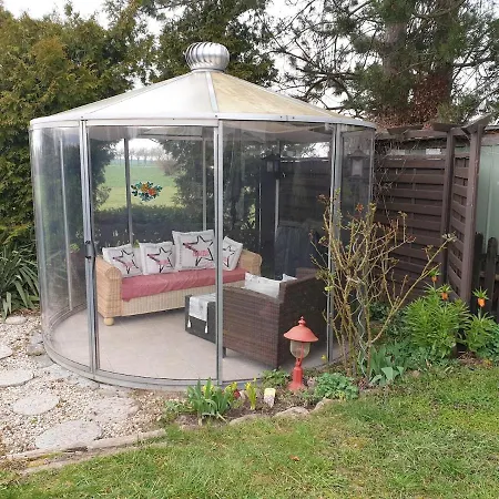 Mit Sommerpool, Terrasse Und Glashaus *