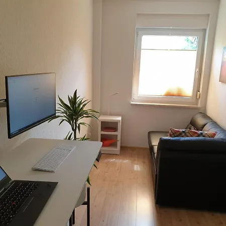 Semesterbostad Mit Sommerpool, Terrasse Und Glashaus Jesewitz