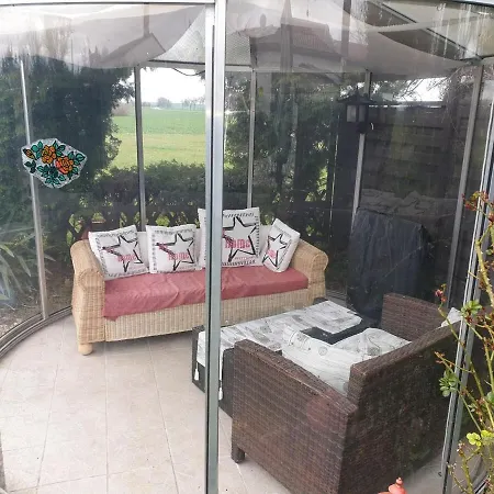 Mit Sommerpool, Terrasse Und Glashaus Dom wakacyjny *