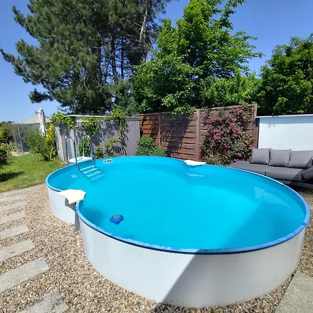 Semesterbostad Mit Sommerpool, Terrasse Und Glashaus Jesewitz