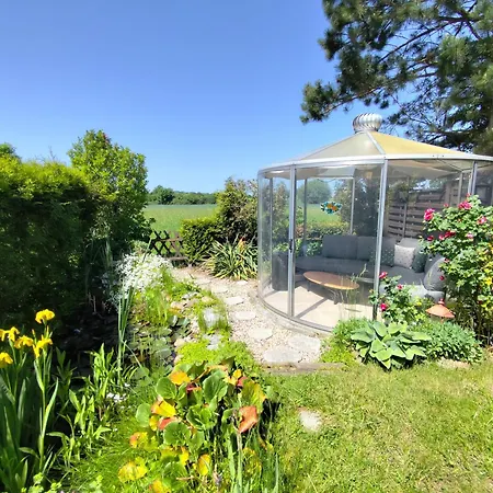 Semesterbostad Mit Sommerpool, Terrasse Und Glashaus *