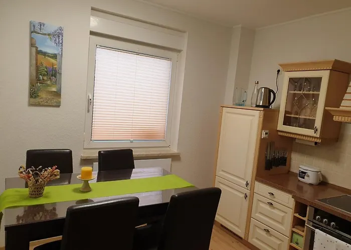 Mit Sommerpool, Terrasse Und Glashaus بيت للعطل Jesewitz